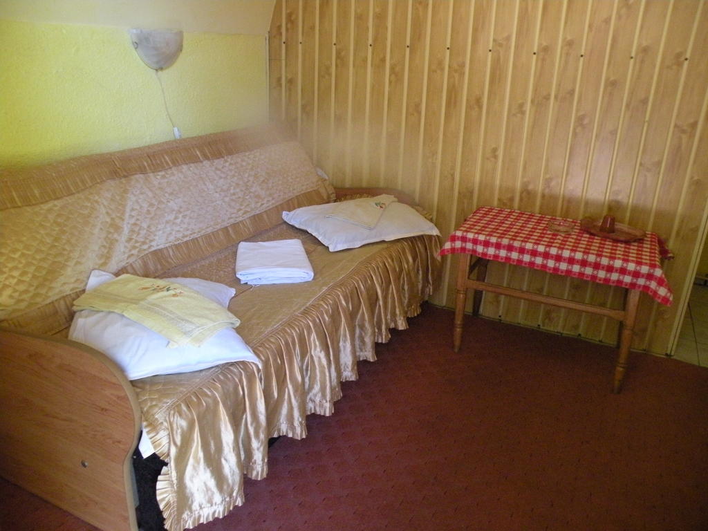 Camping Paradisul Soferilor Онешти Номер фото